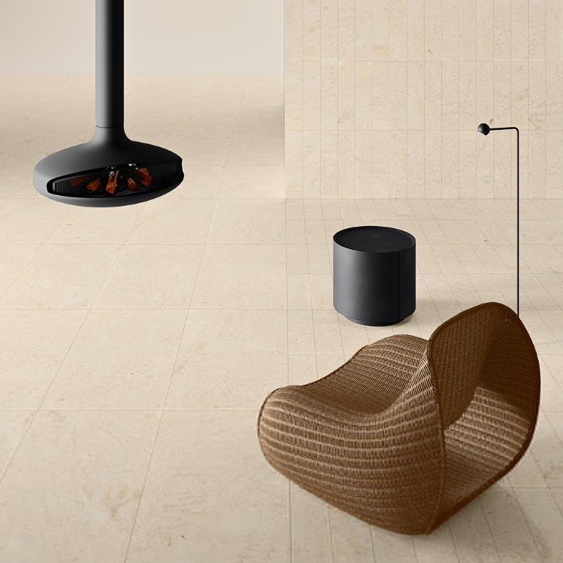 Espacio de baño con mobiliario de diseño y acabados naturales